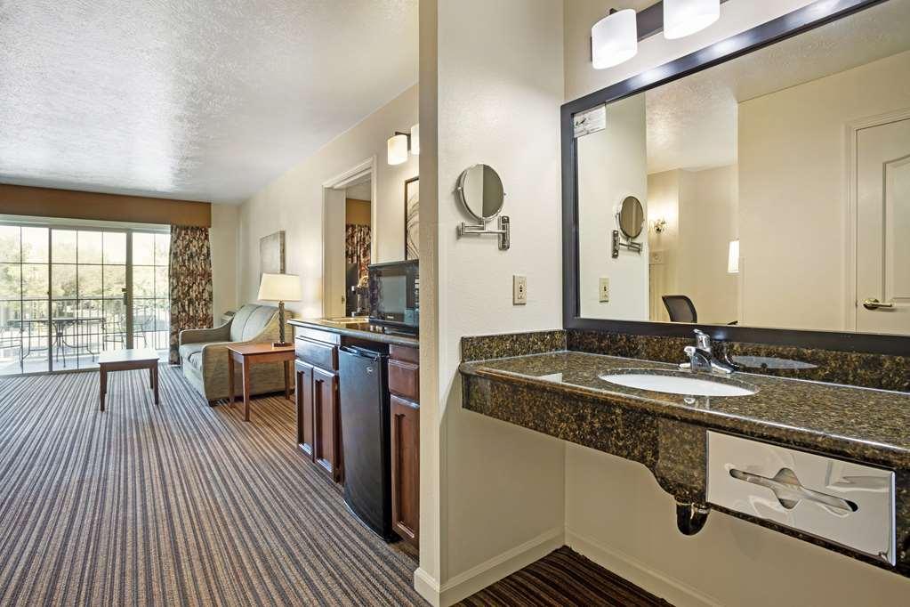Best Western Clovis Cole Room photo