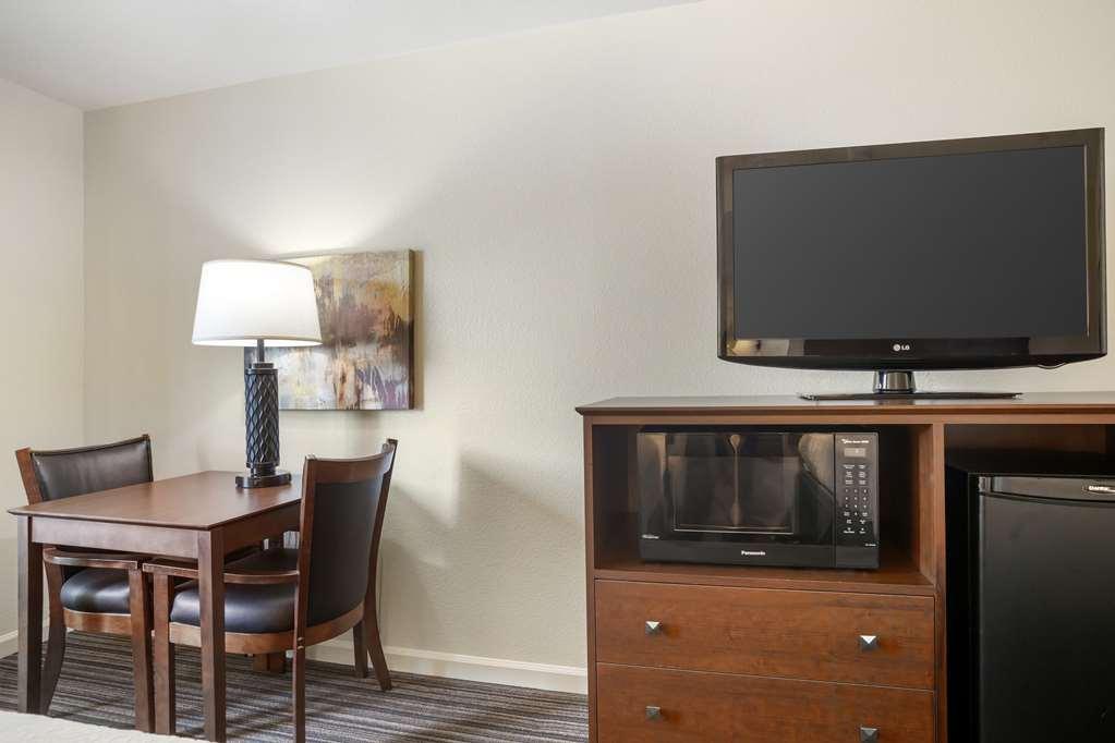 Best Western Clovis Cole Room photo