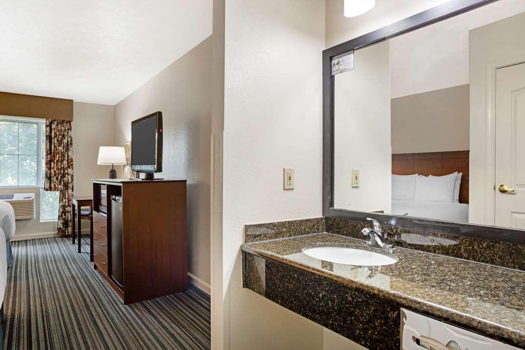 Best Western Clovis Cole Room photo