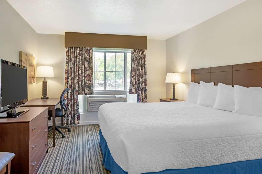 Best Western Clovis Cole Room photo