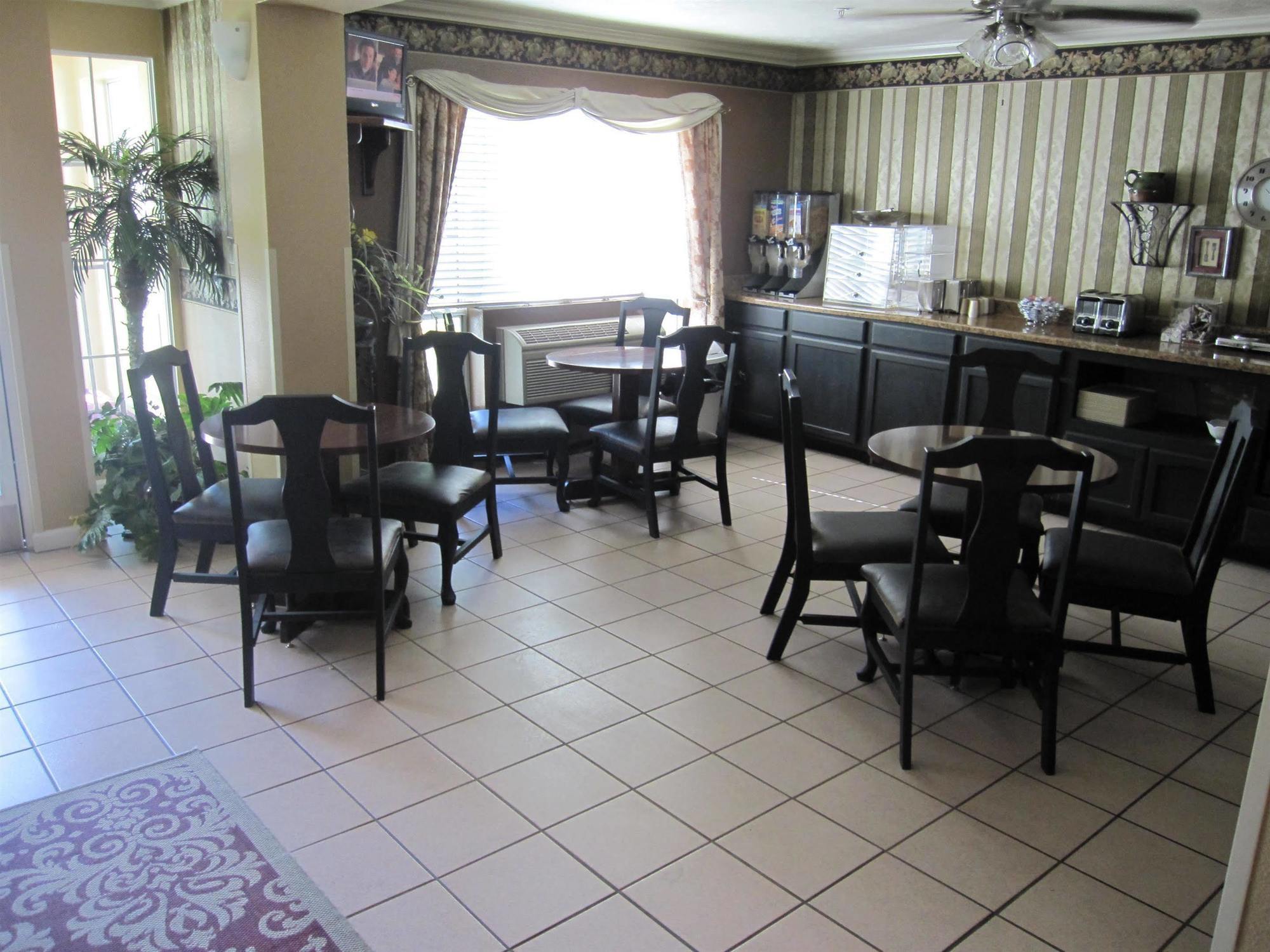 Best Western Clovis Cole Restaurant photo